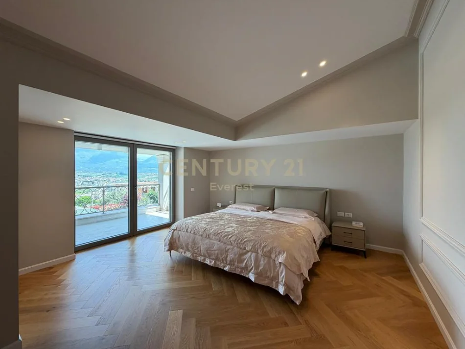 Tirane, jepet me qera Vile 3 Katshe Kati 3, 1.600 m² 10.000 € (mjull-bathore)