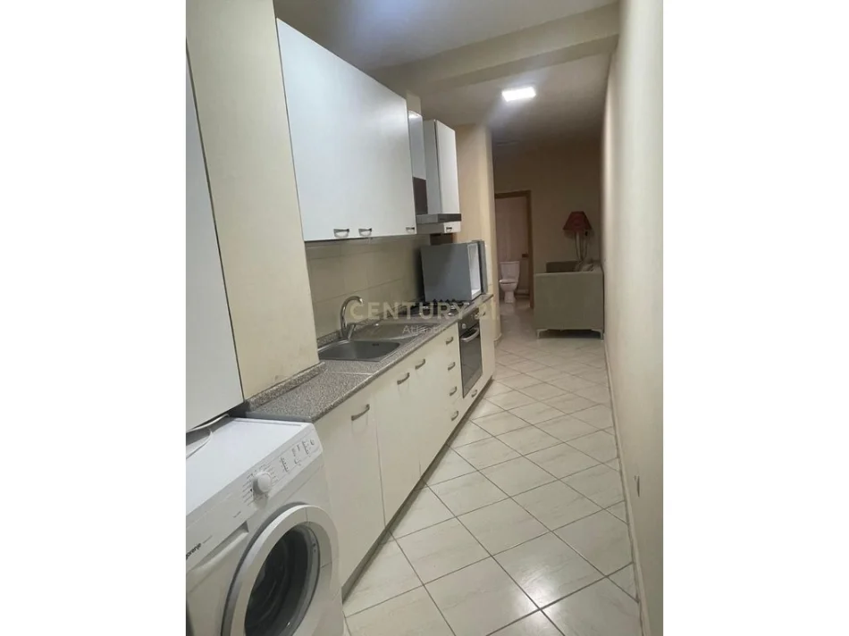 Durres, jepet me qera apartament 1+1 Kati 5, 44 m² 400 € (Qender Durres)