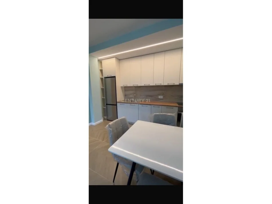 Durres, jepet me qera apartament 1+1 Kati 2, 90 m² 350 € (Fabrika Teuta, Spitalle)