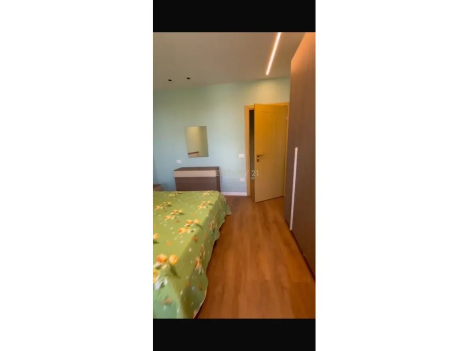 Durres, jepet me qera apartament 1+1 Kati 2, 90 m² 350 € (Fabrika Teuta, Spitalle)