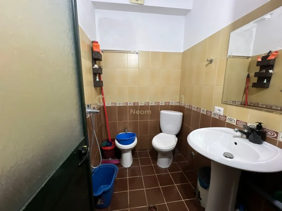 Tirane, shitet apartament 2+1 Kati 1, 80 m² 120.000 € (siri kodra)