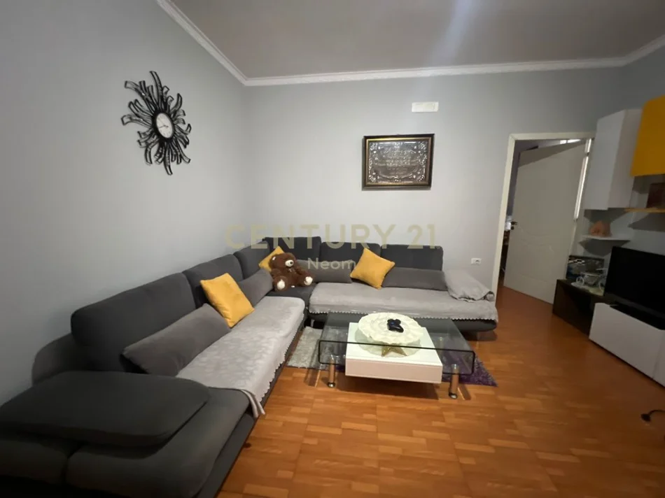 Tirane, shitet apartament 2+1 Kati 1, 80 m² 120.000 € (siri kodra)