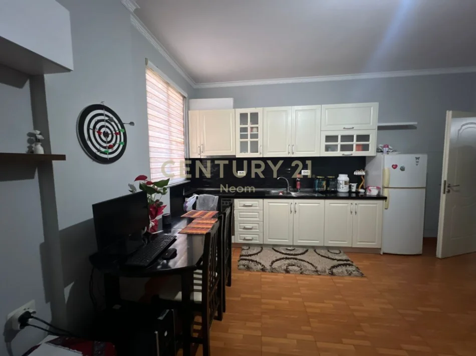 Tirane, shitet apartament 2+1 Kati 1, 80 m² 120.000 € (siri kodra)