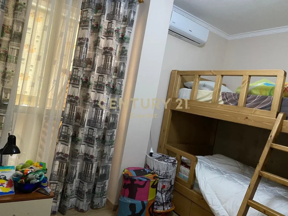 Tirane, jepet me qera apartament 2+1 Kati 4, 102 m² 500 € (misto mame)