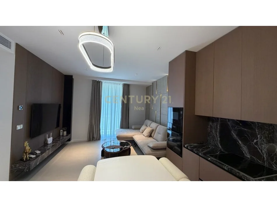 Tirane, jepet me qera apartament 2+1 Kati 13, 173 m² 1.600 € (mine peza)