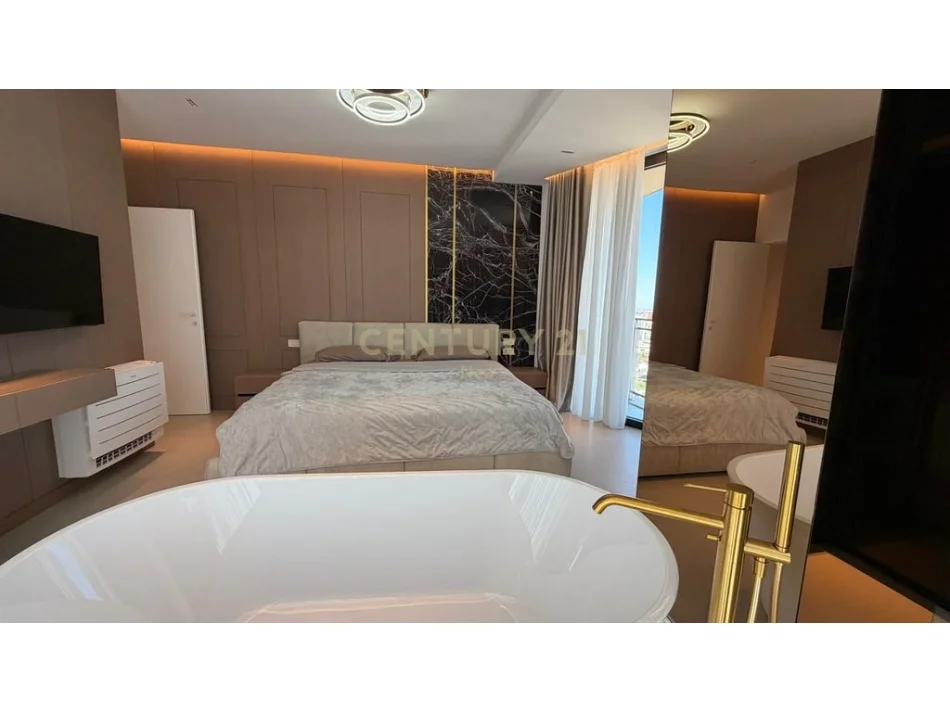 Tirane, jepet me qera apartament 2+1 Kati 13, 173 m² 1.600 € (mine peza)