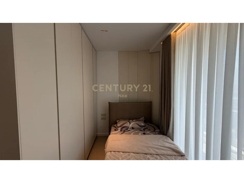 Tirane, jepet me qera apartament 2+1 Kati 13, 173 m² 1.600 € (mine peza)