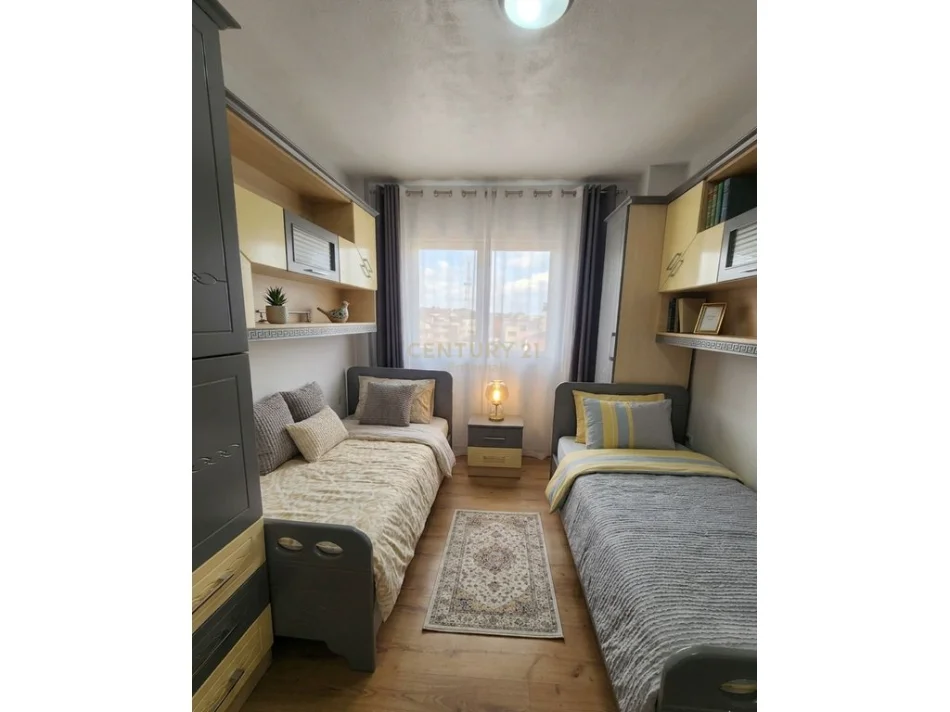 Tirane, jepet me qera apartament 2+1 Kati 3, 81 m² 600 € (xhamlliku)