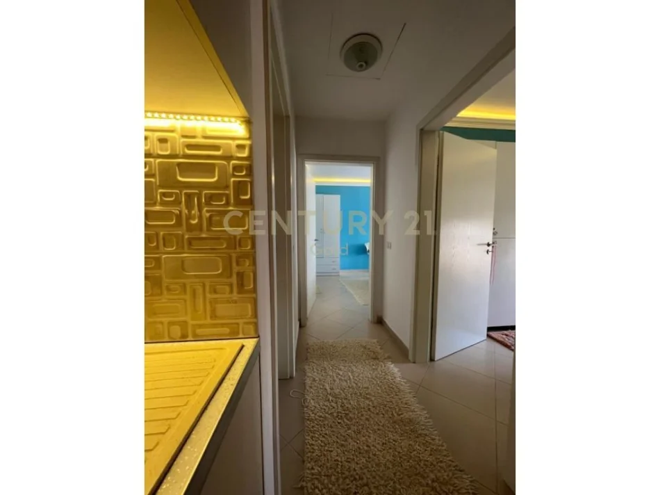 Tirane, shitet apartament 2+1+Ballkon Kati 8, 92 m² 194.000 € 