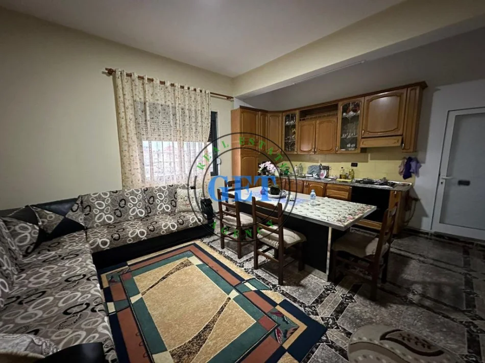 Durres, shitet apartament 2+1 , 500 m² 340.000 € (Shkozet)