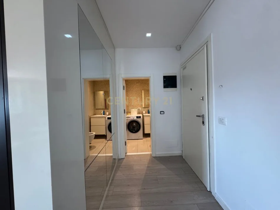 Tirane, jepet me qera apartament 2+1+Aneks Kati 9, 133 m² 1.100 € (Shkolla baletit)