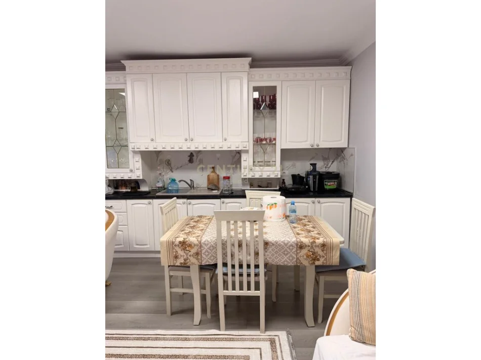 Tirane, jepet me qera apartament 2+1 Kati 1, 100 m² 