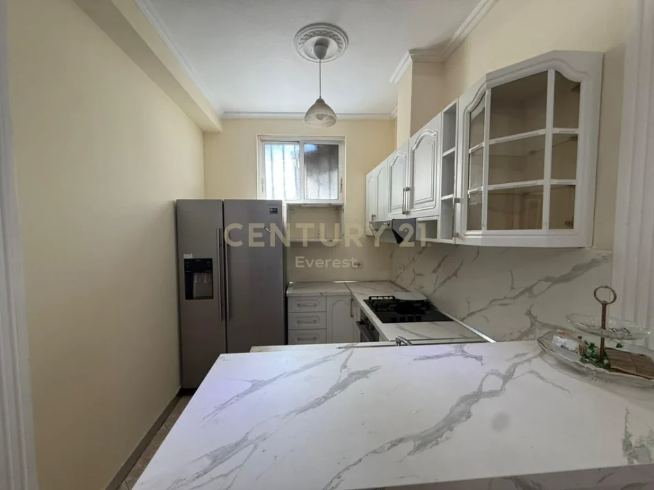 Tirane, jepet me qera shtepi 1 Katshe Kati 1, 100 m² 800 € 