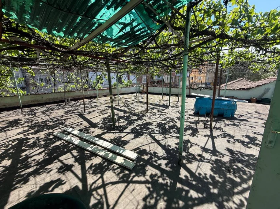 Tirane, jepet me qera shtepi 1 Katshe Kati 1, 100 m² 800 € 