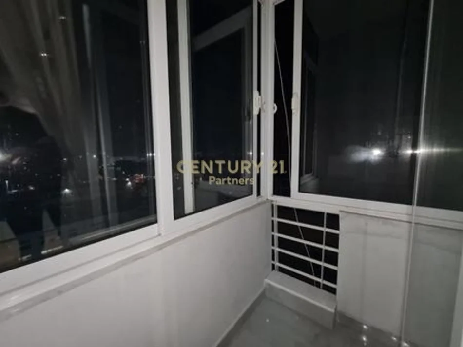 Tirane, jepet me qera apartament 1+1 Kati 7, 50 m² 550 € 