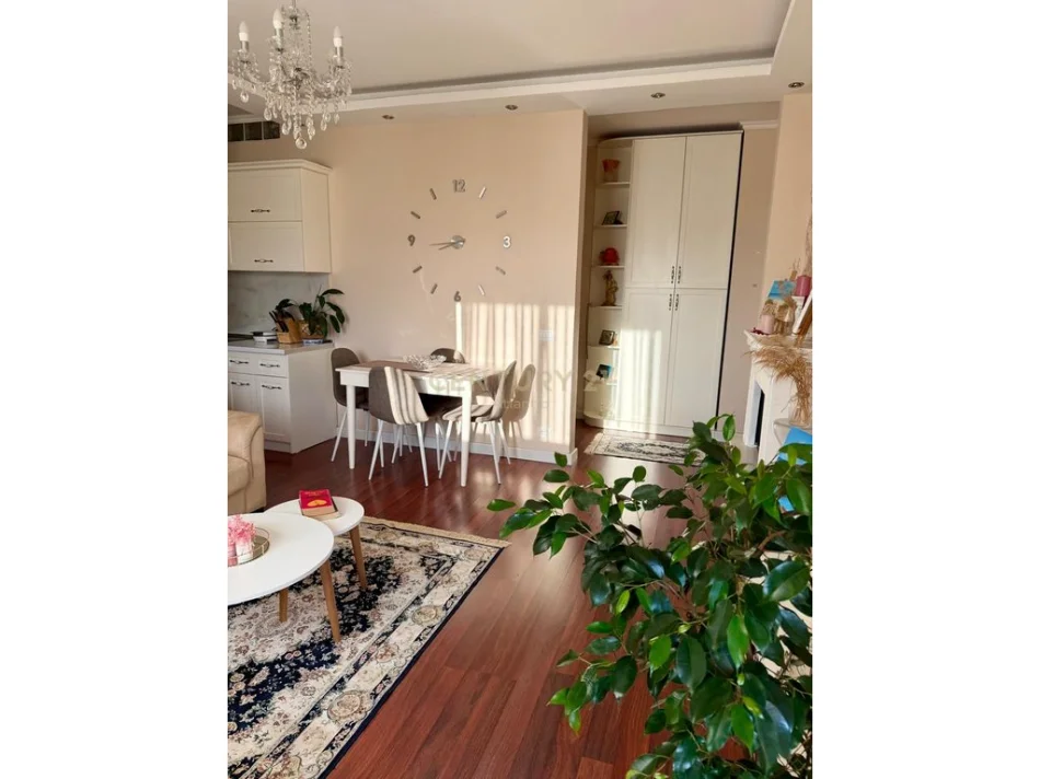 Shqiperi, jepet me qera apartament 2+1 Kati 7, 75 m² 800 € (Qender Durres)