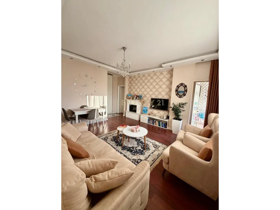 Shqiperi, jepet me qera apartament 2+1 Kati 7, 75 m² 800 € (Qender Durres)