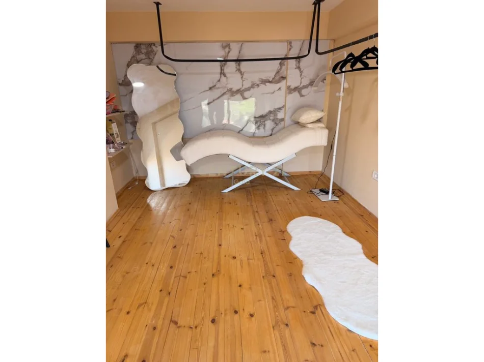 Tirane, shitet ambjent biznesi Kati 0, 40 m² 100.000 € 