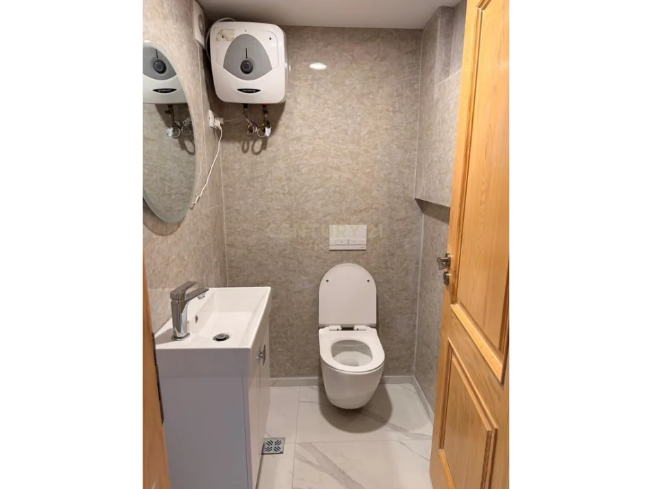 Tirane, shitet ambjent biznesi Kati 0, 40 m² 100.000 € 