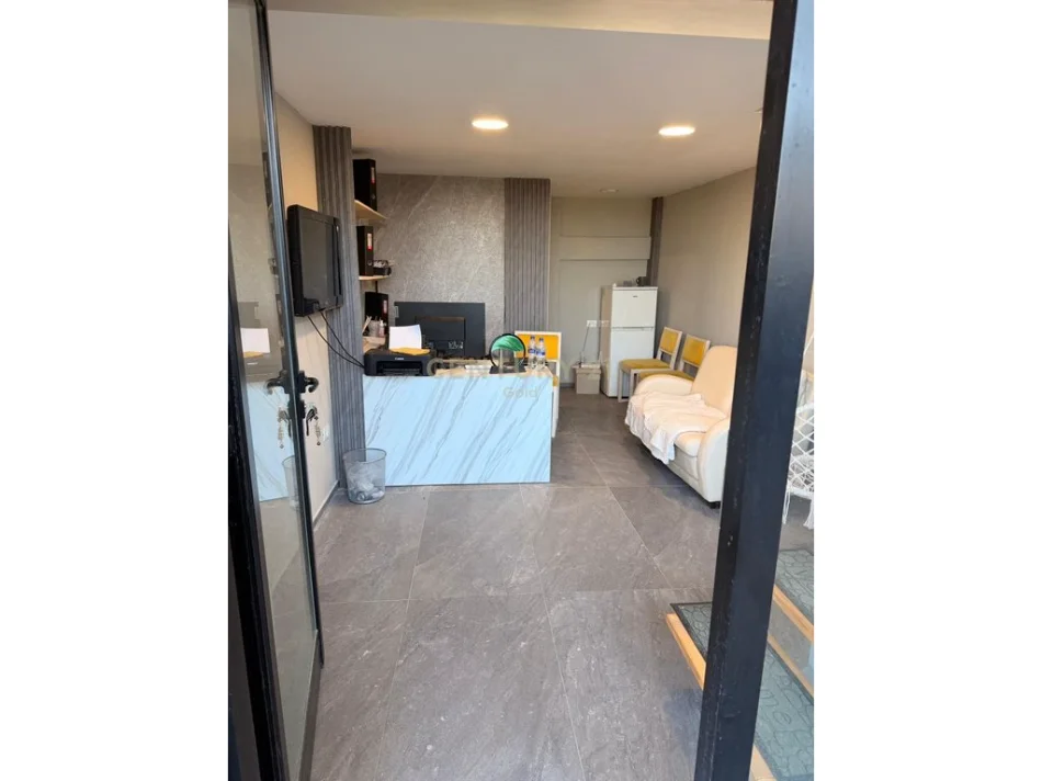 Tirane, shitet ambjent biznesi Kati 0, 40 m² 100.000 € 