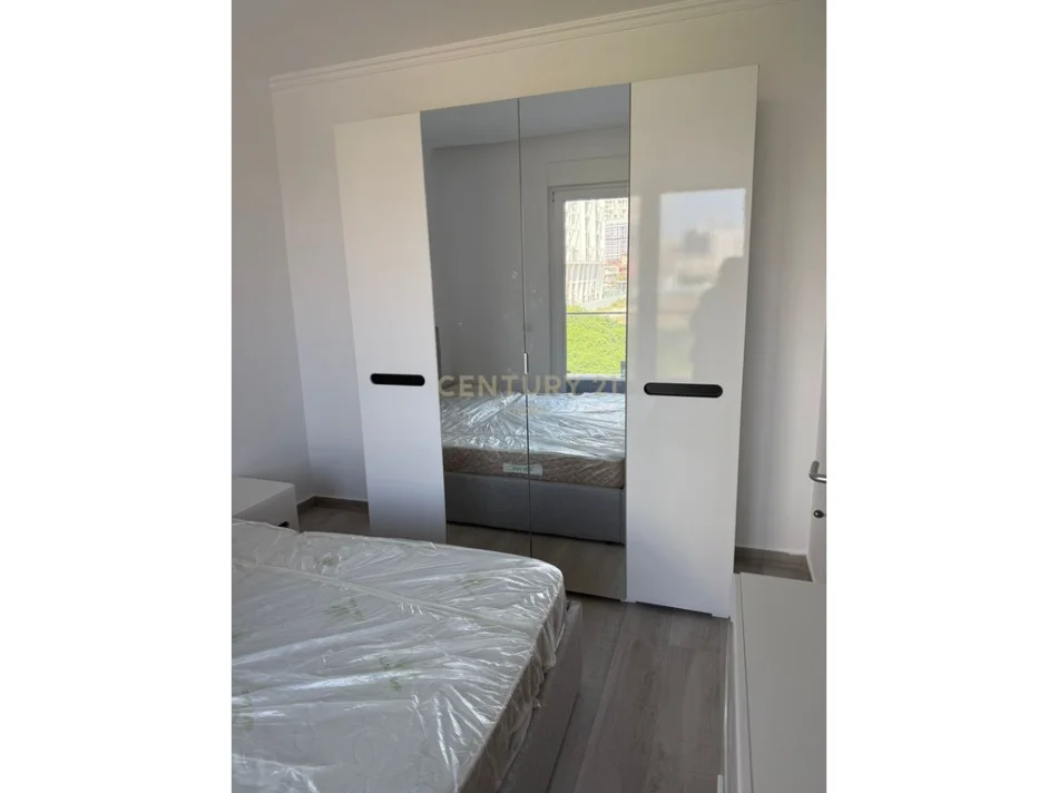 Tirane, jepet me qera apartament 1+1 Kati 2, 70 m² 640 € (bulevardi i ri prane spak)