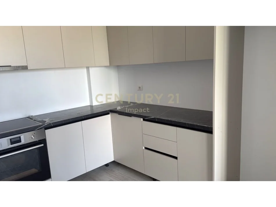 Tirane, jepet me qera apartament 1+1 Kati 2, 70 m² 640 € (bulevardi i ri prane spak)