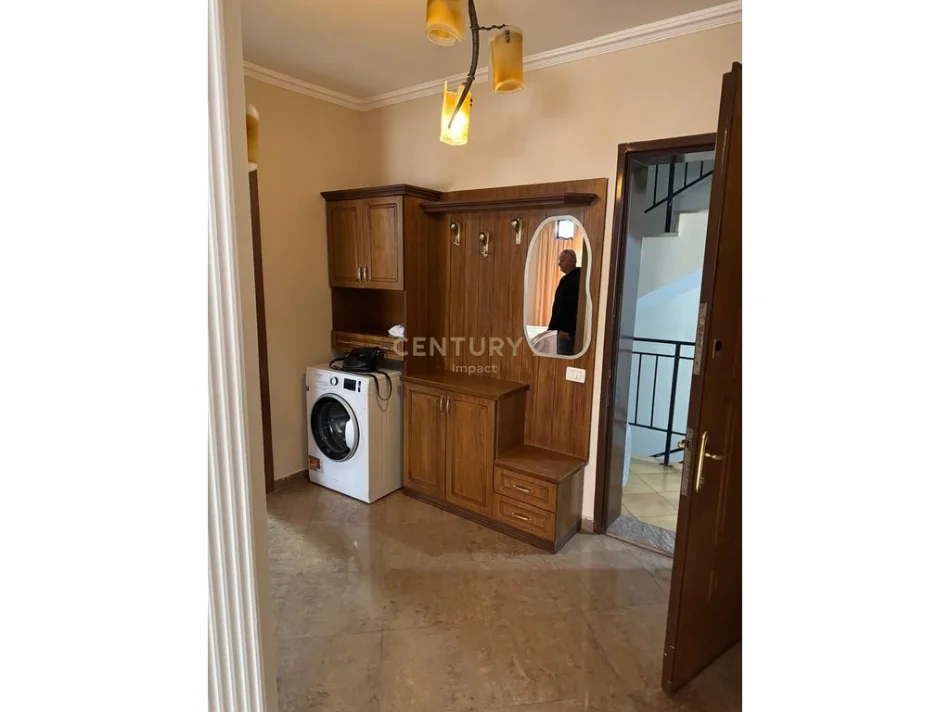 Tirane, jepet me qera apartament 1+1 Kati 8, 74 m² 630 € (sheshi willson)