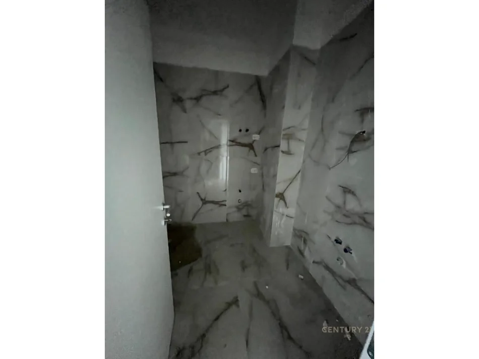 Tirane, shitet apartament 2+1 Kati 4, 105 m² 240.000 € (ish stacioini i fundit i tiranes se re, rezidenca corner)