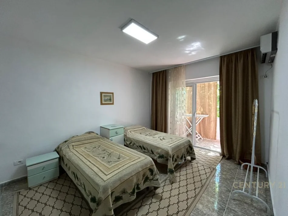 Tirane, jepet me qera apartament 2+1 Kati 4, 72 m² 550 € (shkolla e bashkuar)