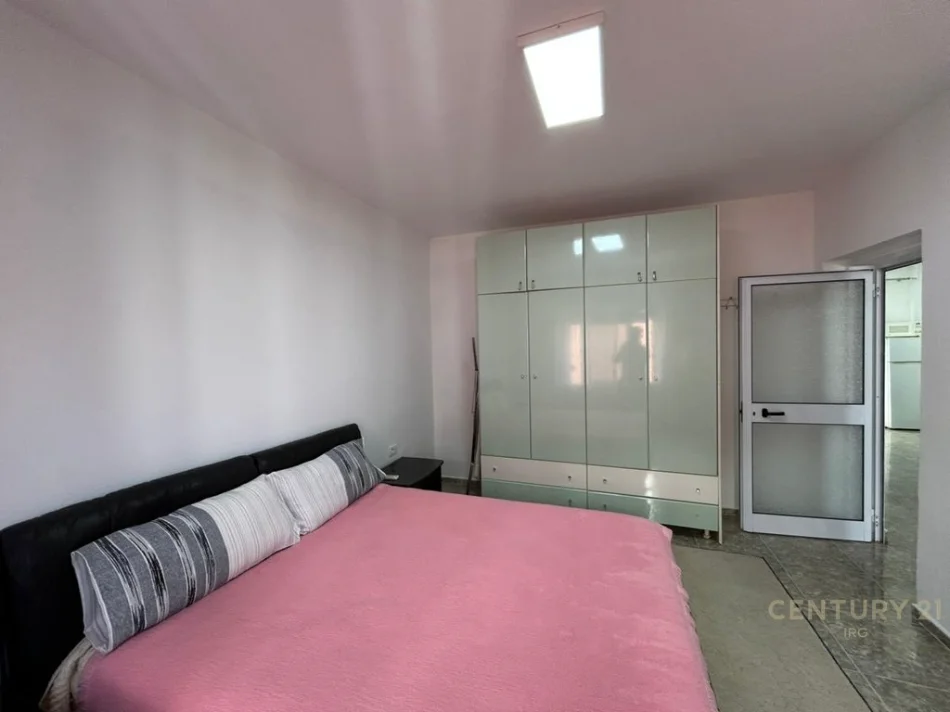 Tirane, jepet me qera apartament 2+1 Kati 4, 72 m² 550 € (shkolla e bashkuar)