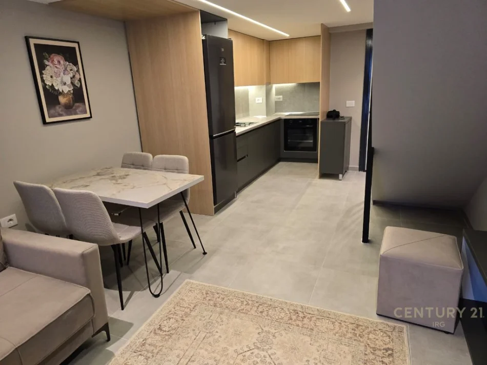 Tirane, jepet me qera apartament duplex Dublex Kati 2, 63 m² 550 € (selite)