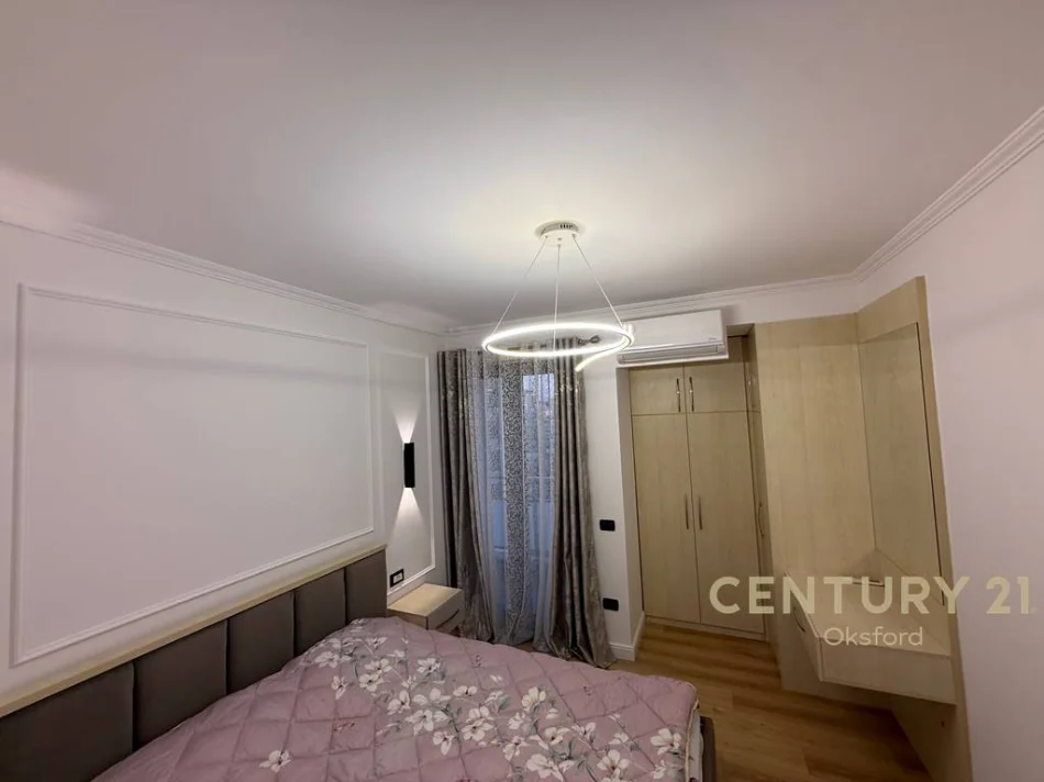Tirane, jepet me qera apartament 1+1 Kati 8, 61 m² 900 € (rruga e kavajes)