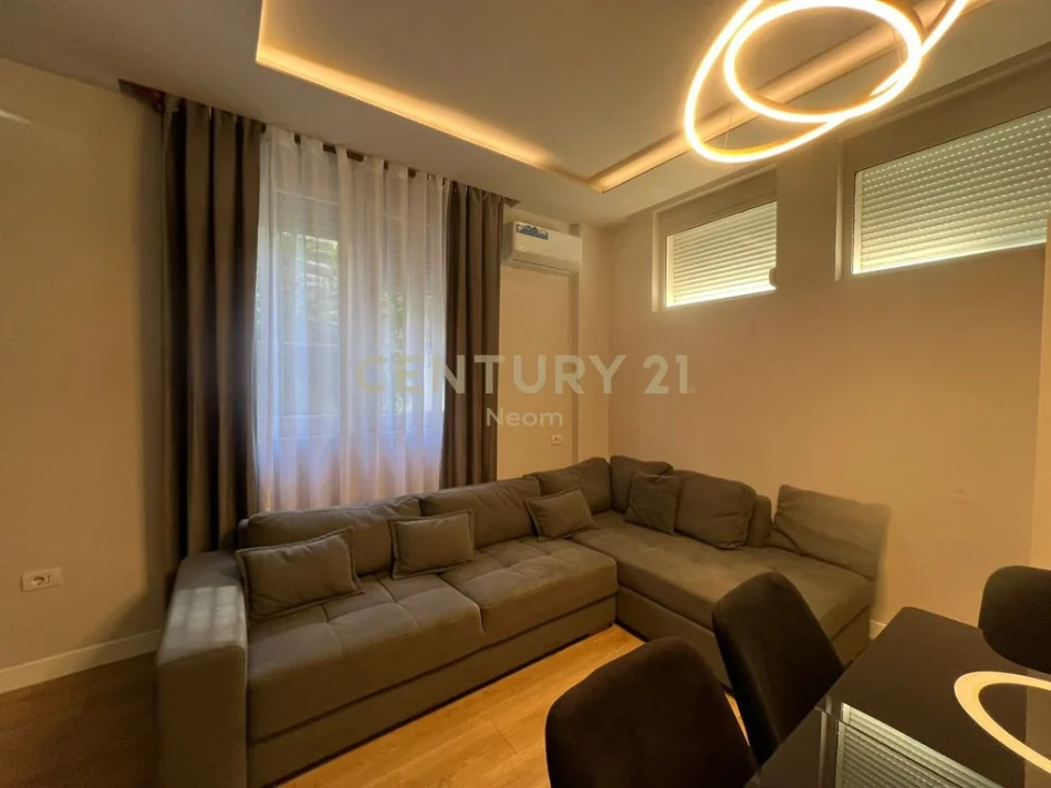Tirane, jepet me qera apartament 1+1 Kati 1, 56 m² 550 € 