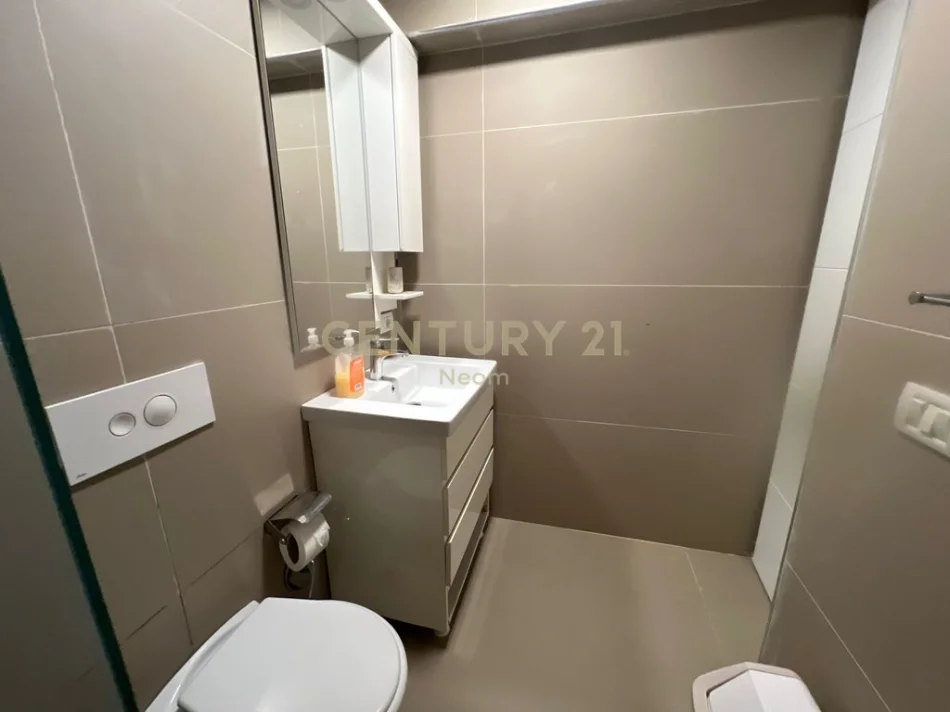 Tirane, jepet me qera apartament 1+1 Kati 1, 56 m² 550 € 
