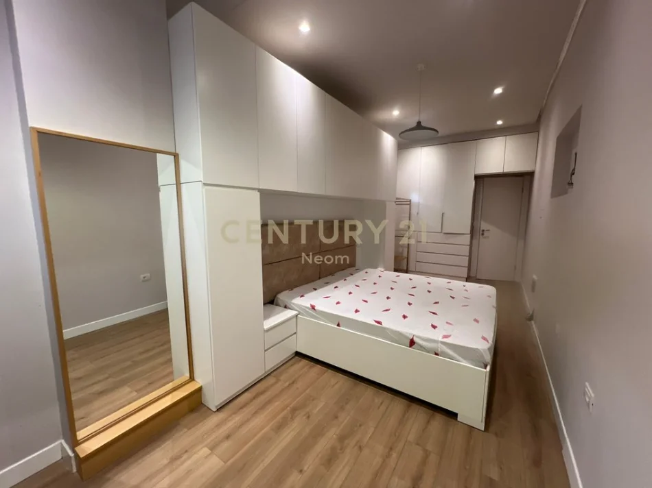Tirane, jepet me qera apartament 1+1+Ballkon Kati 1, 56 m² 550 € 