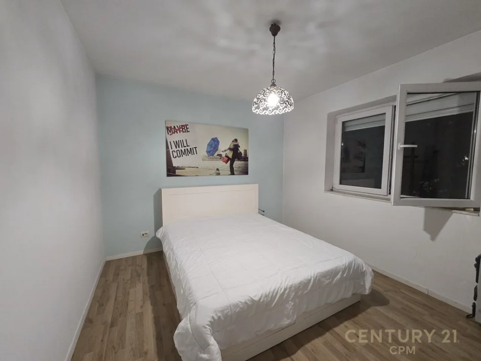 Tirane, jepet me qera apartament 1+1 Kati 2, 50 m² 650 € (Rruga e Elbasanit)