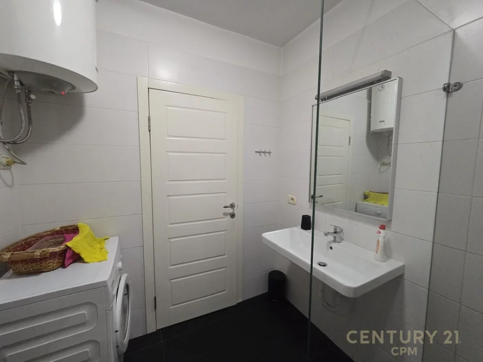 Tirane, jepet me qera apartament 1+1 Kati 2, 50 m² 650 € (Rruga e Elbasanit)