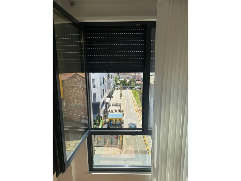Tirane, jepet me qera apartament 2+1 Kati 2, 102 m² 700 € (PORCELAN)