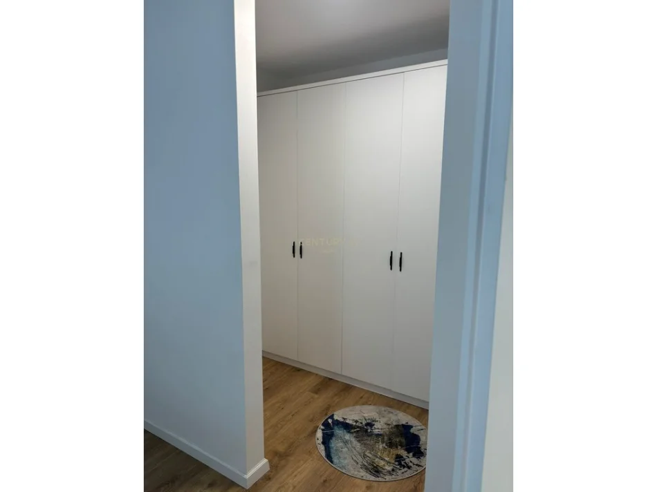 Tirane, jepet me qera apartament 2+1 Kati 2, 102 m² 700 € (PORCELAN)