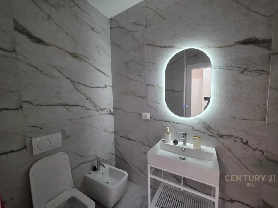Tirane, shitet apartament 1+1 Kati 3, 75 m² 122.000 € (shkoze)