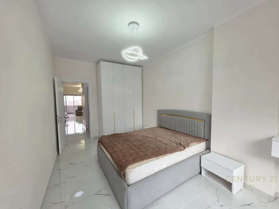Tirane, shitet apartament 1+1 Kati 3, 75 m² 122.000 € (shkoze)