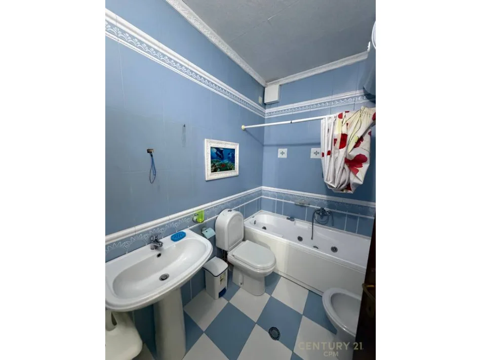 Tirane, jepet me qera apartament 2+1 Kati 7, 120 m² 1.200 € (ish bllok)