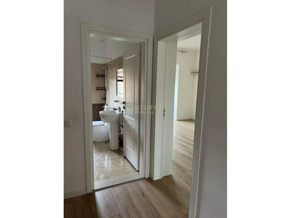 Tirane, shitet apartament 1+1 Kati 5, 69 m² 160.000 € 