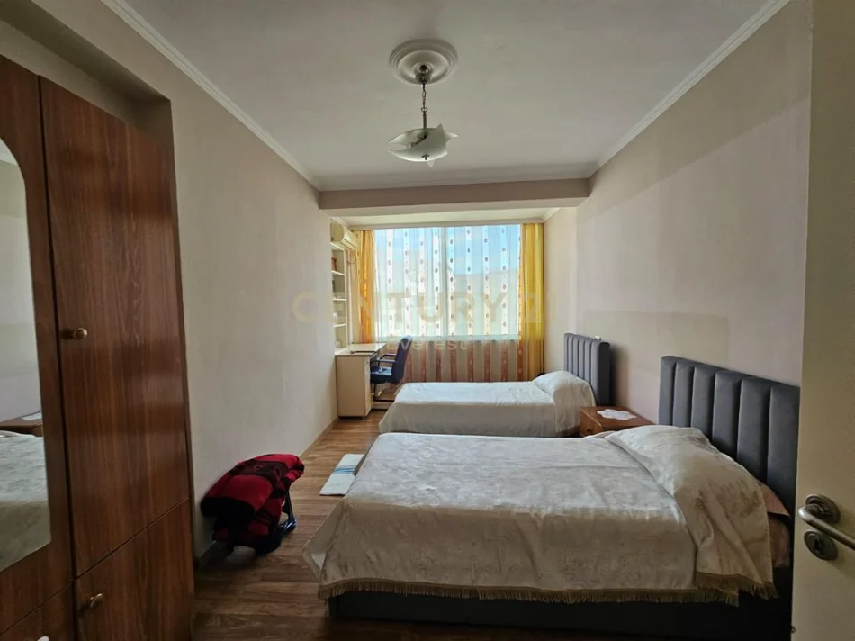 Tirane, shitet apartament 3+1+Ballkon Kati 6, 156 m² 218.000 € (Astir)