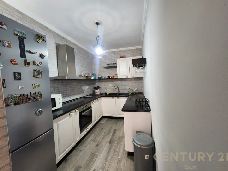 Tirane, jepet me qera apartament 1+1 Kati 5, 60 m² 600 € 