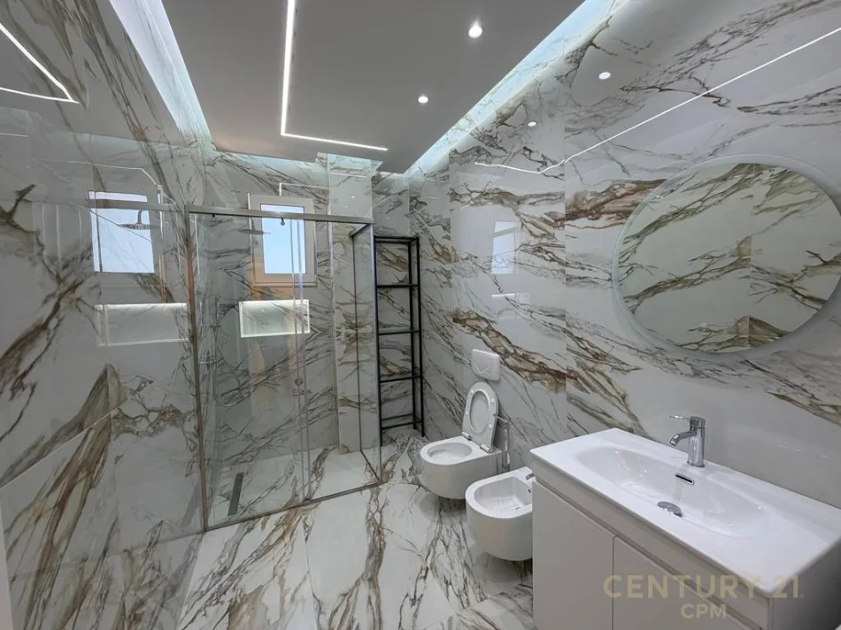 Tirane, jepet me qera apartament 2+1 Kati 3, 89 m² 550 € 