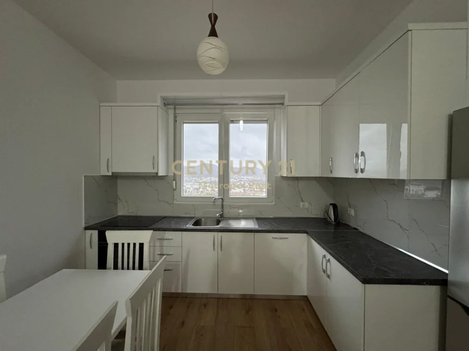 Tirane, jepet me qera apartament Vile 2 Katshe Kati 2, 162 m² 1.300 € 