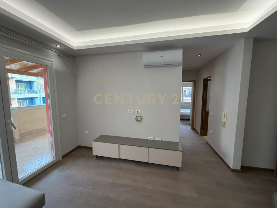 Tirane, jepet me qera apartament 2+1 Kati 7, 98 m² 550 € (Astir)
