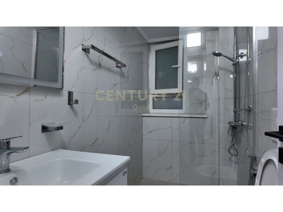 Tirane, jepet me qera apartament 1+1+Ballkon Kati 2, 55 m² 480 €