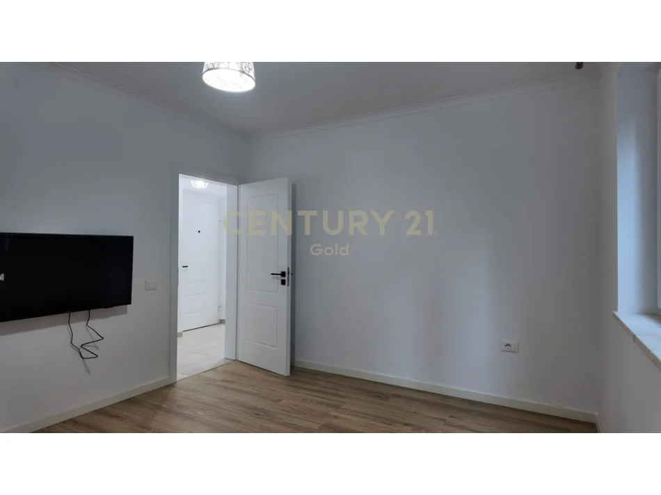 Tirane, jepet me qera apartament 1+1 Kati 2, 55 m² 550 € 